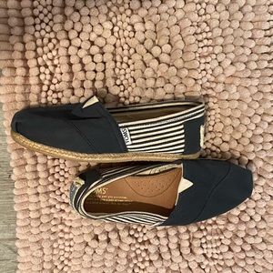 Toms classic slip on shoe